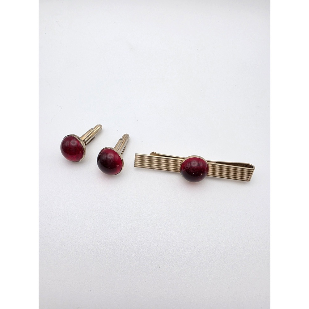 Vintage SWANK Cufflinks & Tie Clip Bar Set Blood Red Lucite Round Gold Tone Mens